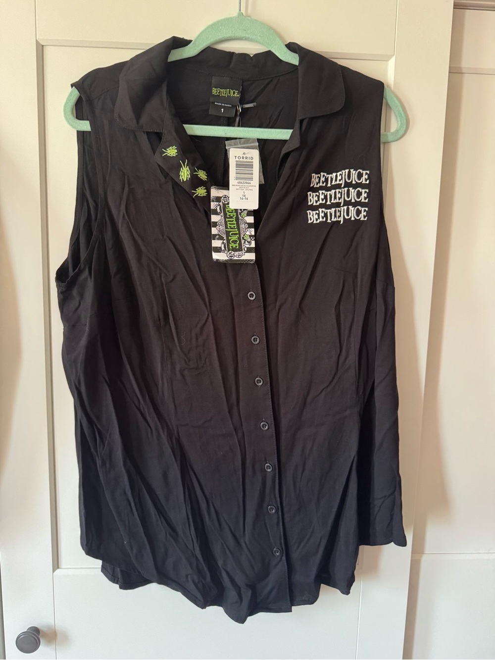 Torrid Beetlejuice Black Sleeveless Button-Front Women's Top